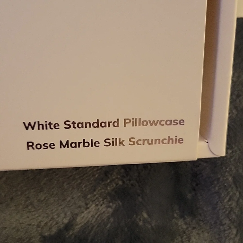 Blissy 100% Mulberry silk White standard pillowcase w/Rose Marble Scrunchy NEW…